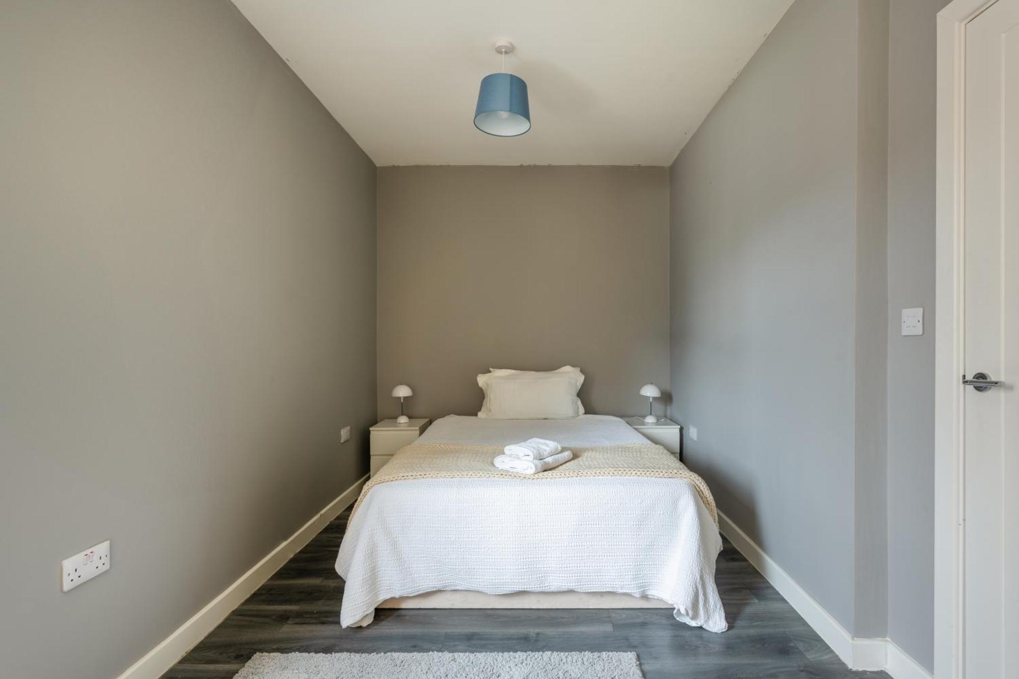 Modern Double Room With Shared Bathroom London Eksteriør billede