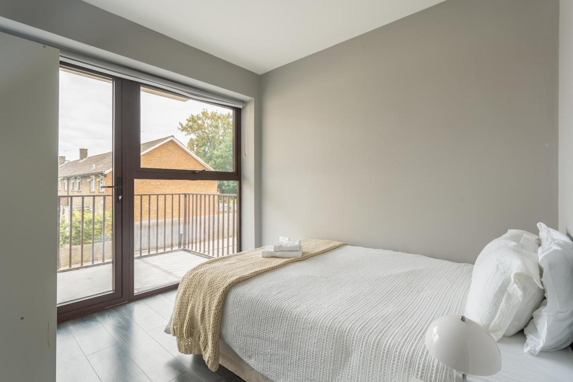 Modern Double Room With Shared Bathroom London Eksteriør billede